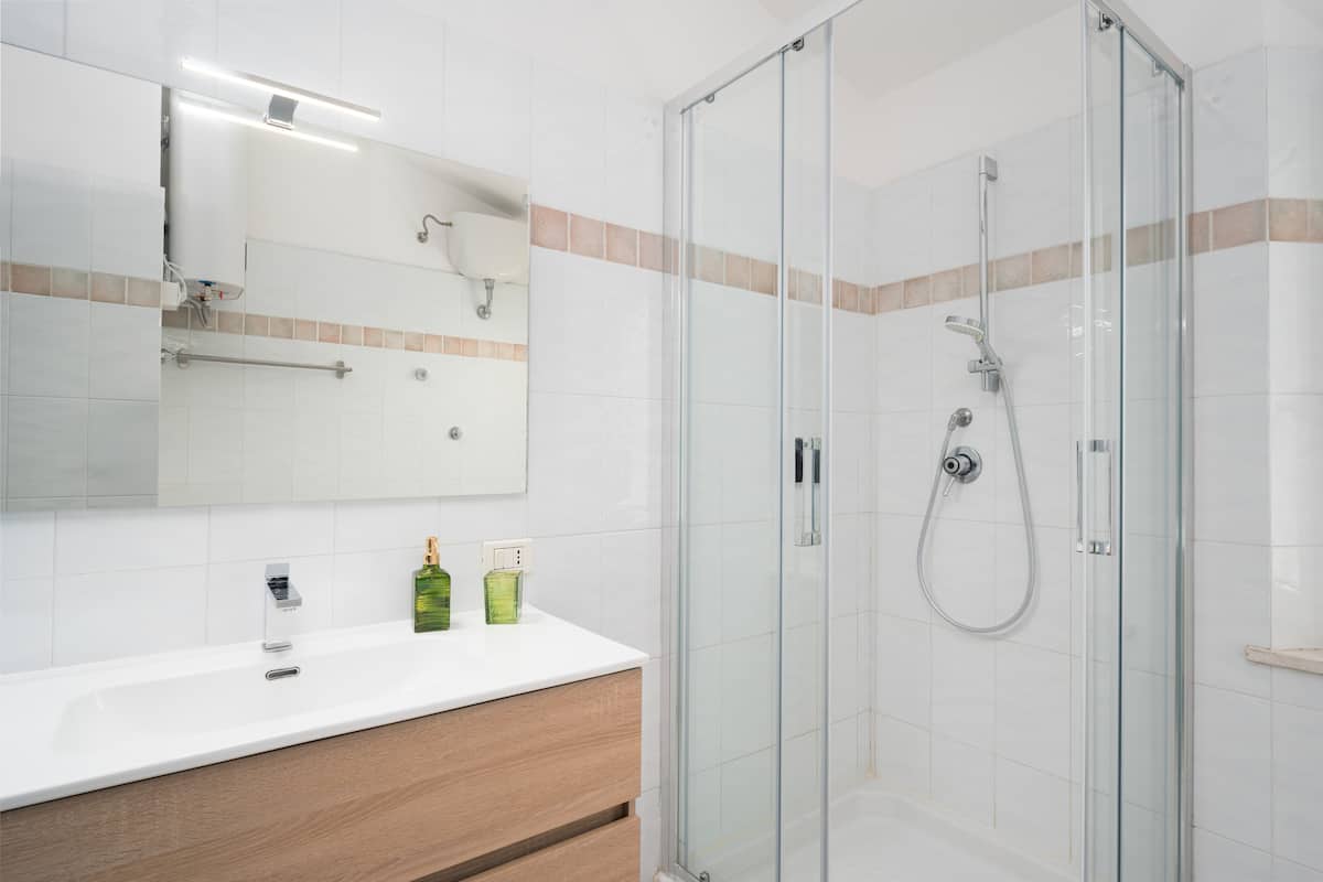 La Vela Blu — Rodzinny apartament z basenem