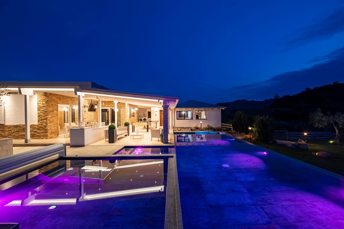 Villa Sara — Basen z podgrzewaną wodą