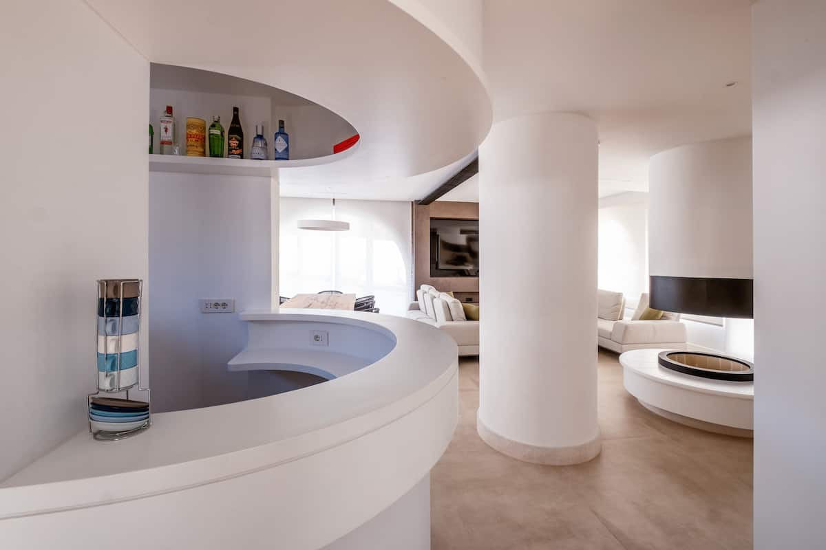 S'Arpagiu — Brama do morza z basenem