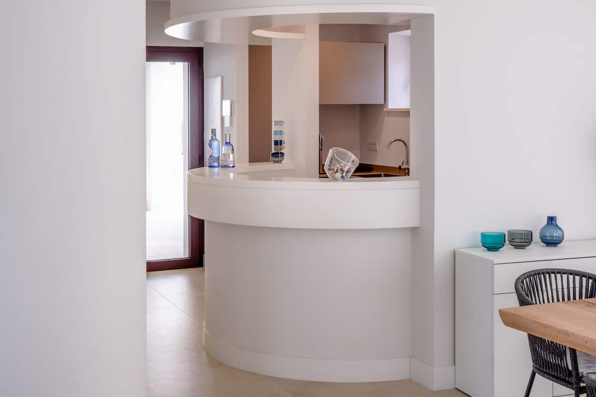 S'Arpagiu — Brama do morza z basenem