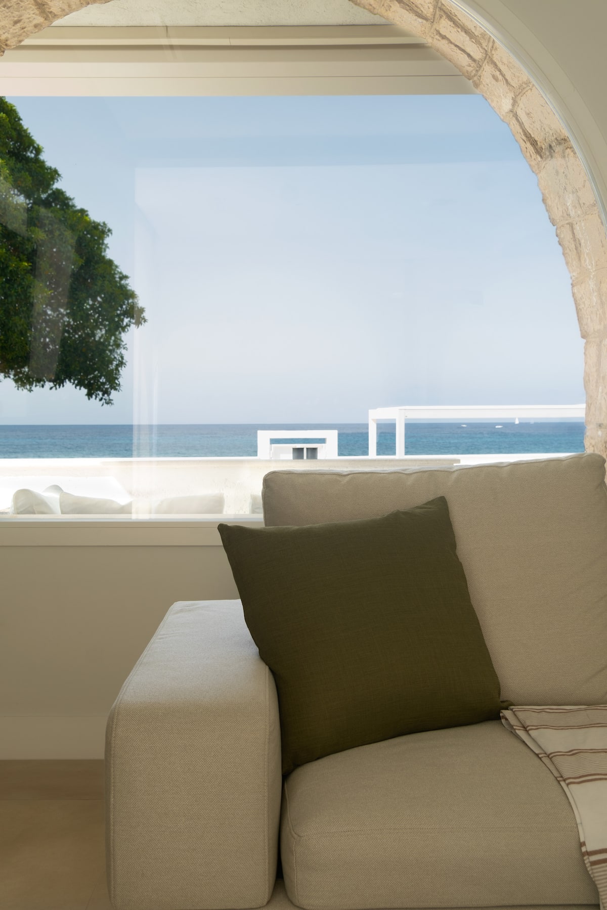 S'Arpagiu — Brama do morza z basenem